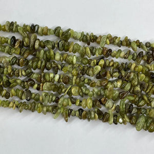 Green garnet chips 30 inch